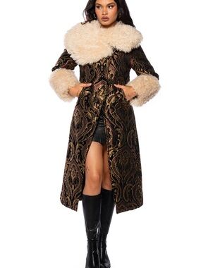 AZALEA WANG Otelia Jacquard Coat with Faux Fur Trim